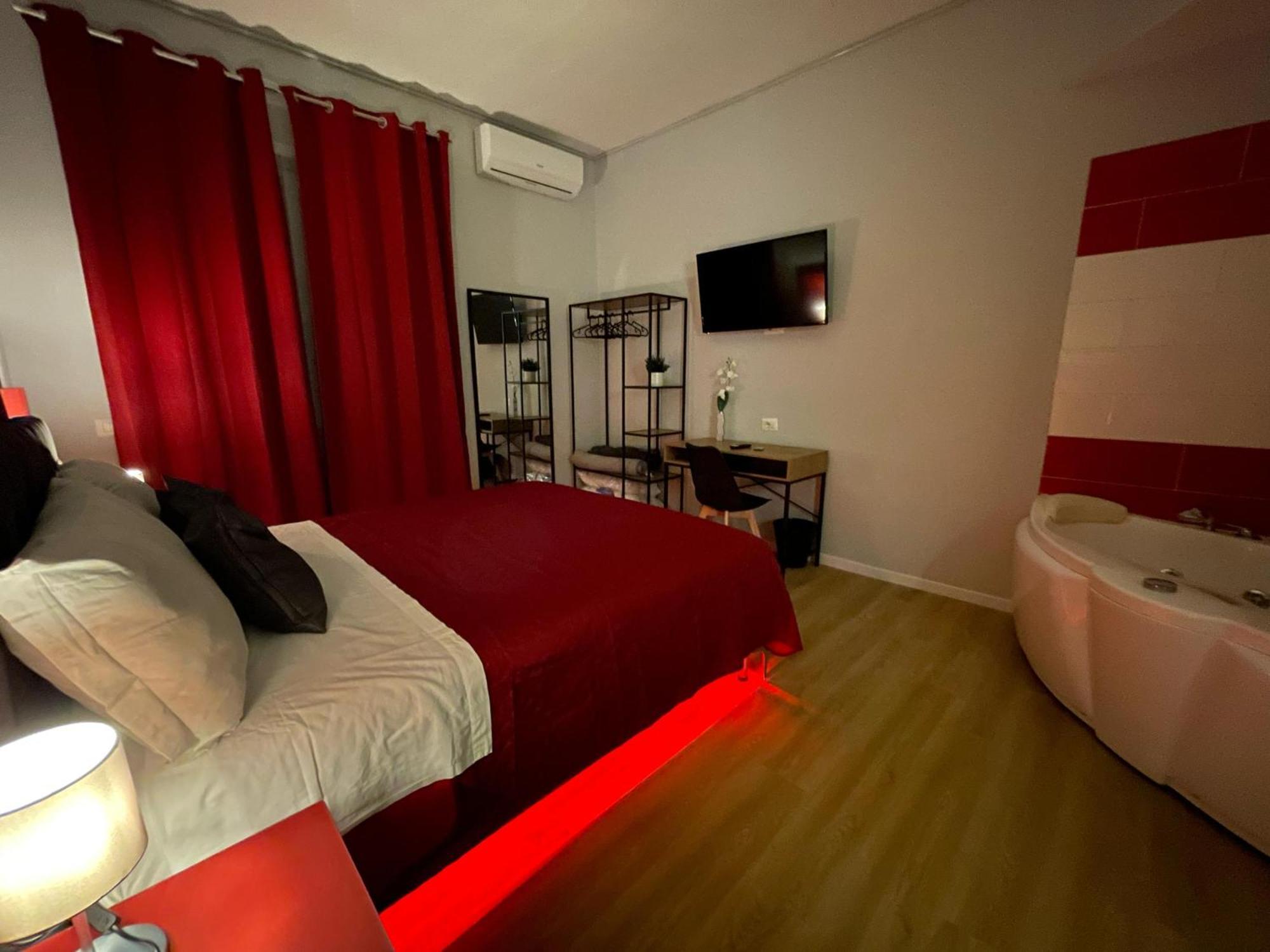 Vomero Suite And Deluxe Room B&B Napoli Ngoại thất bức ảnh
