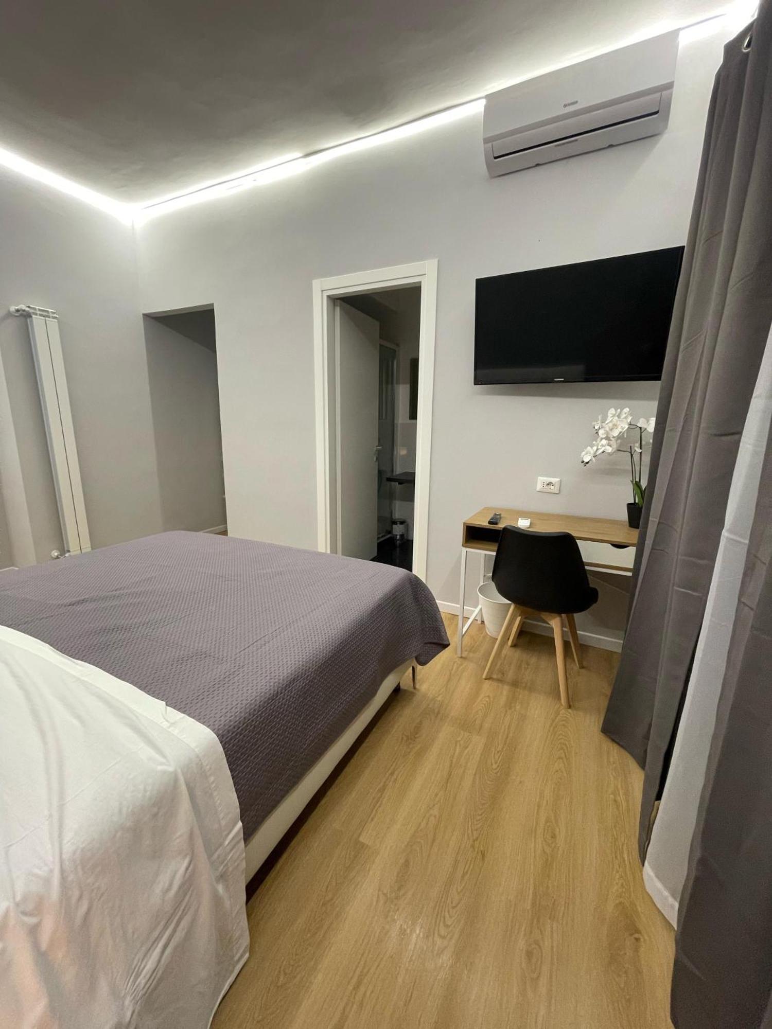 Vomero Suite And Deluxe Room B&B Napoli Ngoại thất bức ảnh