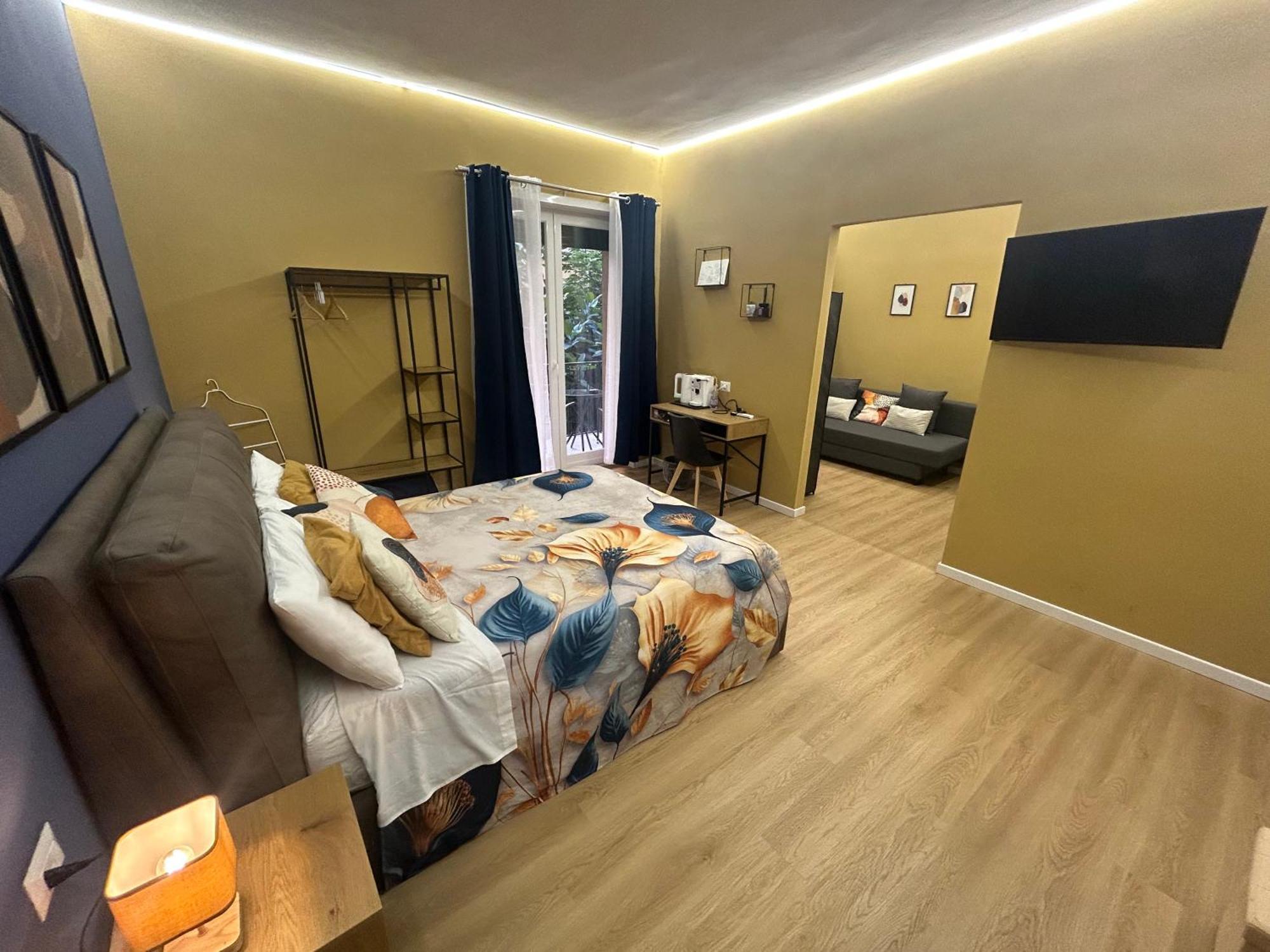 Vomero Suite And Deluxe Room B&B Napoli Ngoại thất bức ảnh
